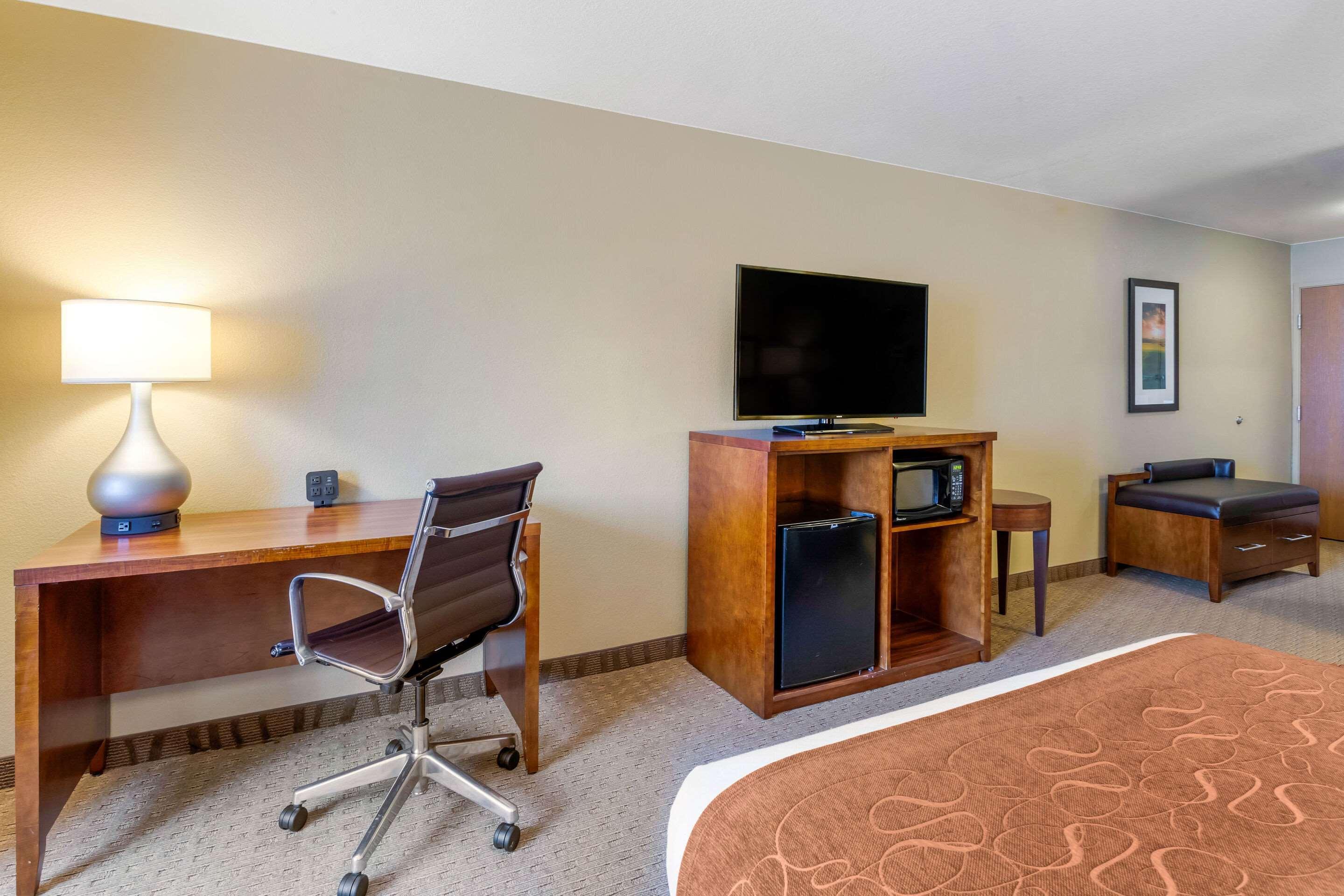 Comfort Suites Burlington Zewnętrze zdjęcie