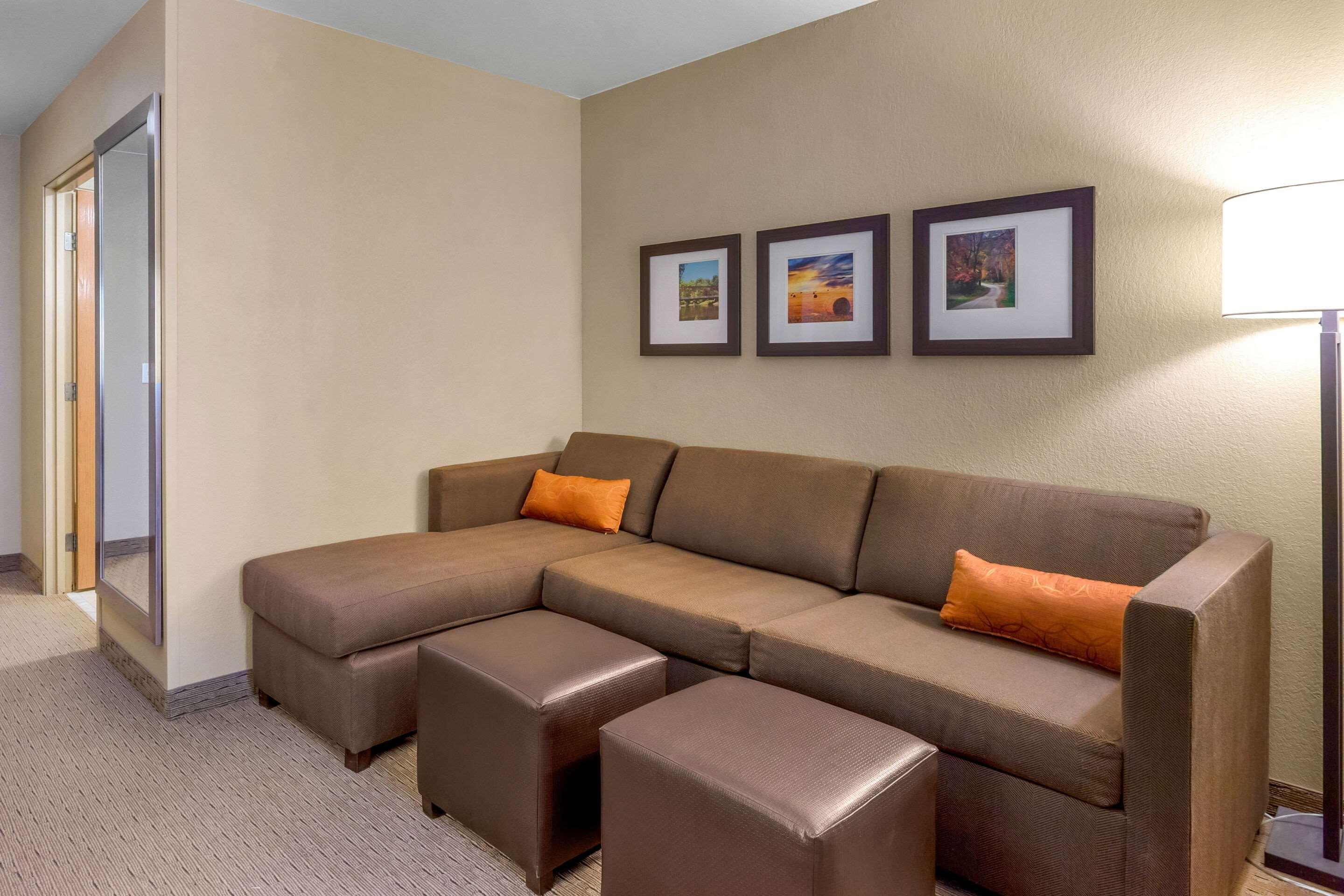 Comfort Suites Burlington Zewnętrze zdjęcie