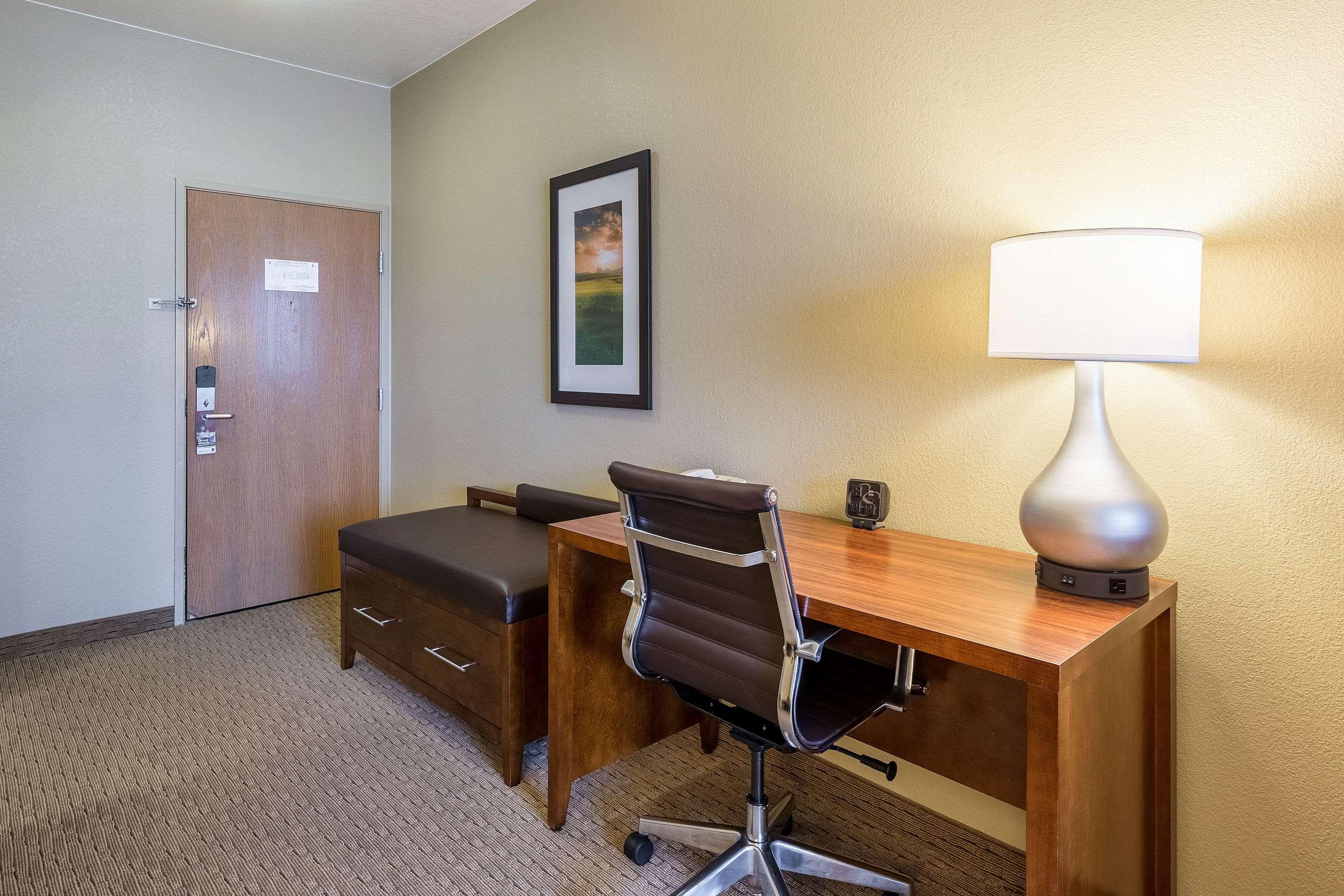 Comfort Suites Burlington Zewnętrze zdjęcie