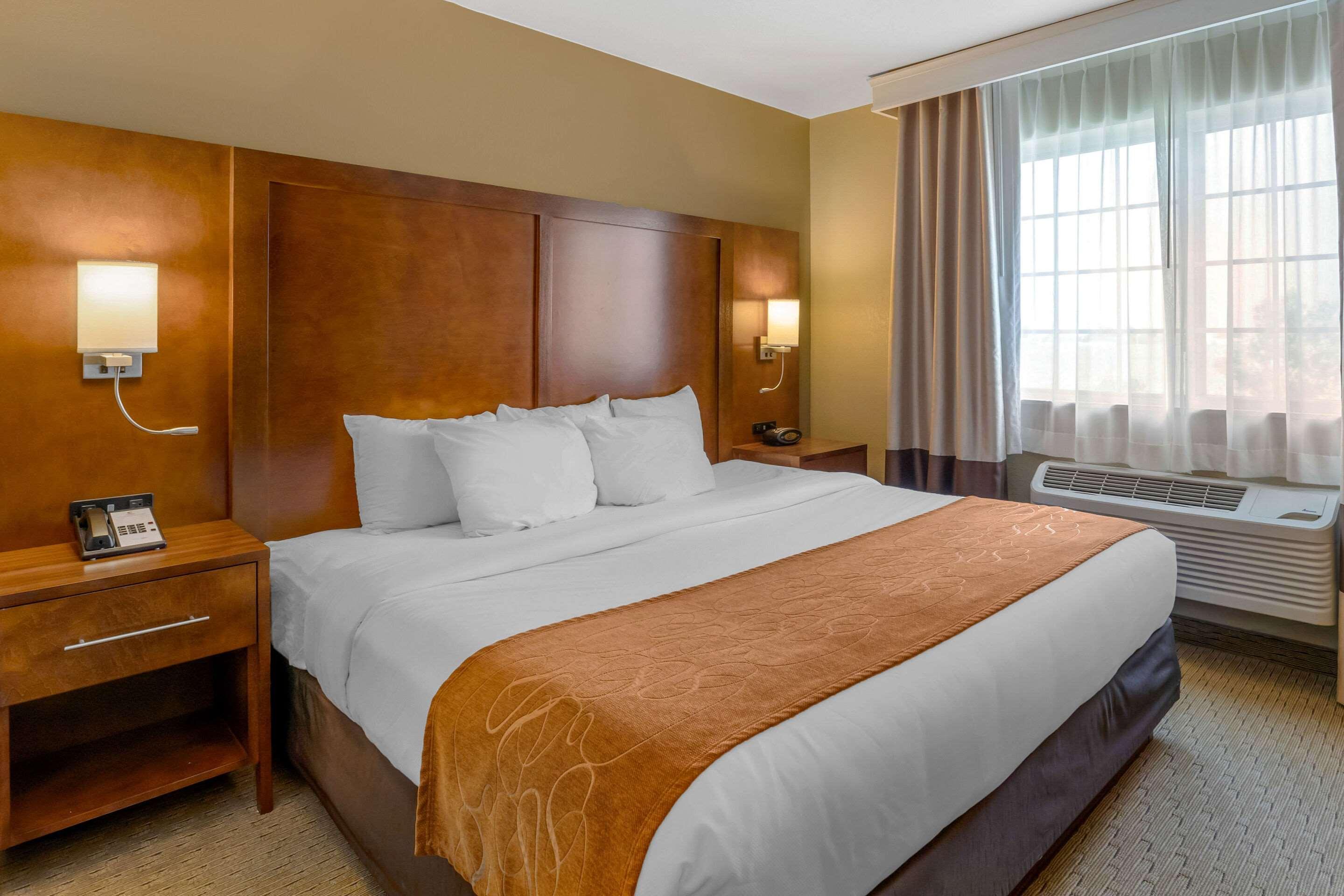 Comfort Suites Burlington Zewnętrze zdjęcie
