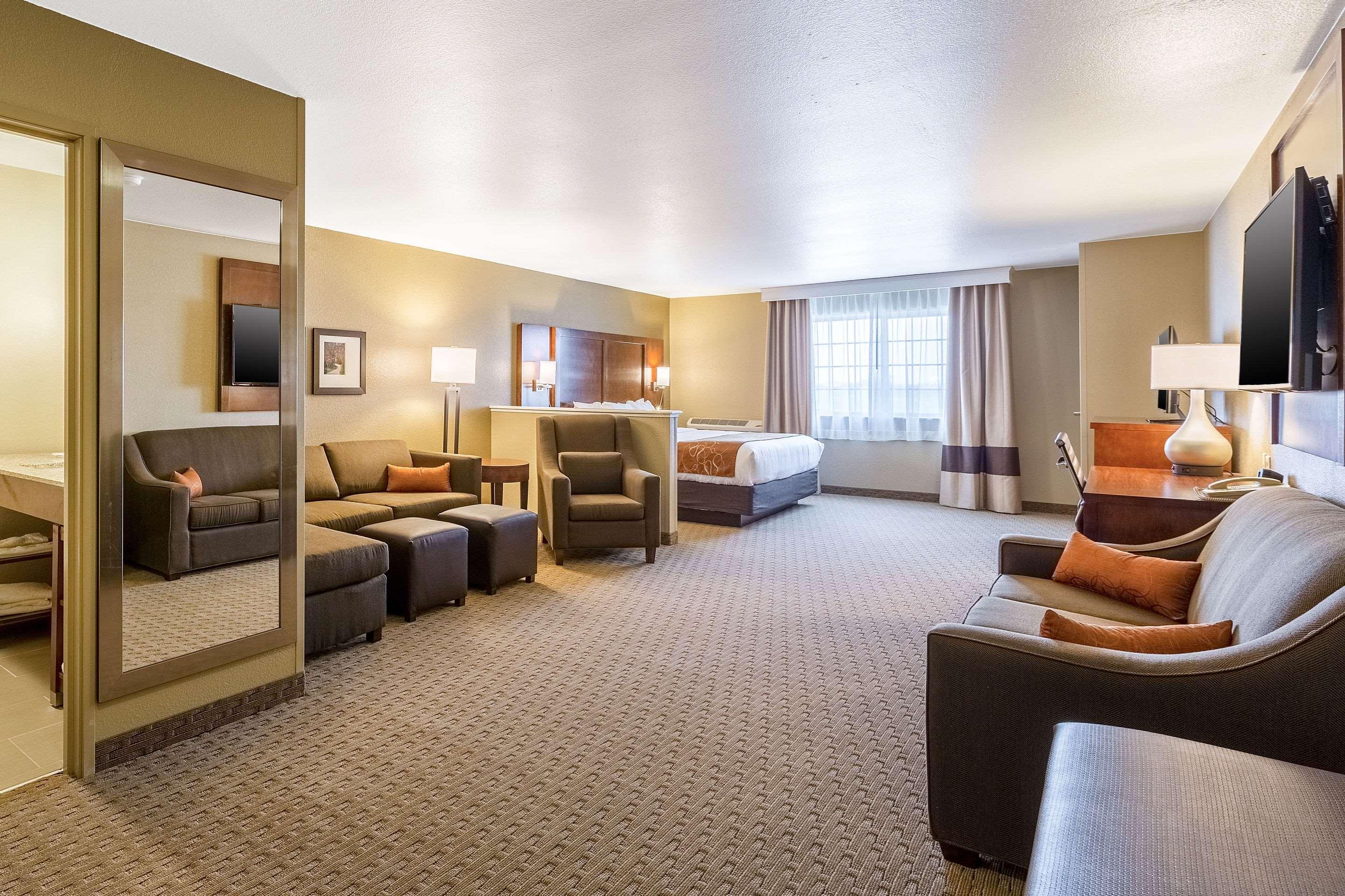 Comfort Suites Burlington Zewnętrze zdjęcie