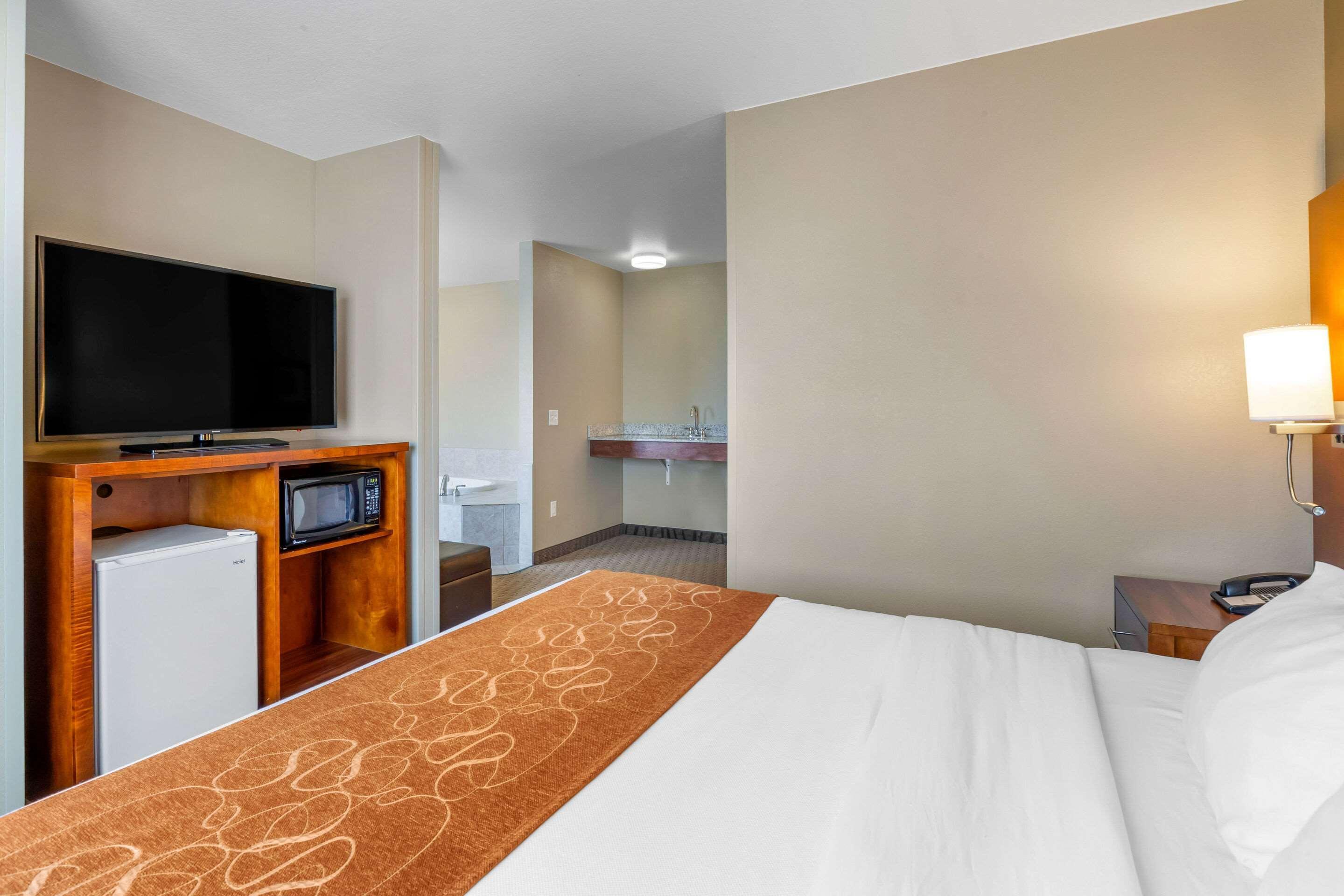 Comfort Suites Burlington Zewnętrze zdjęcie
