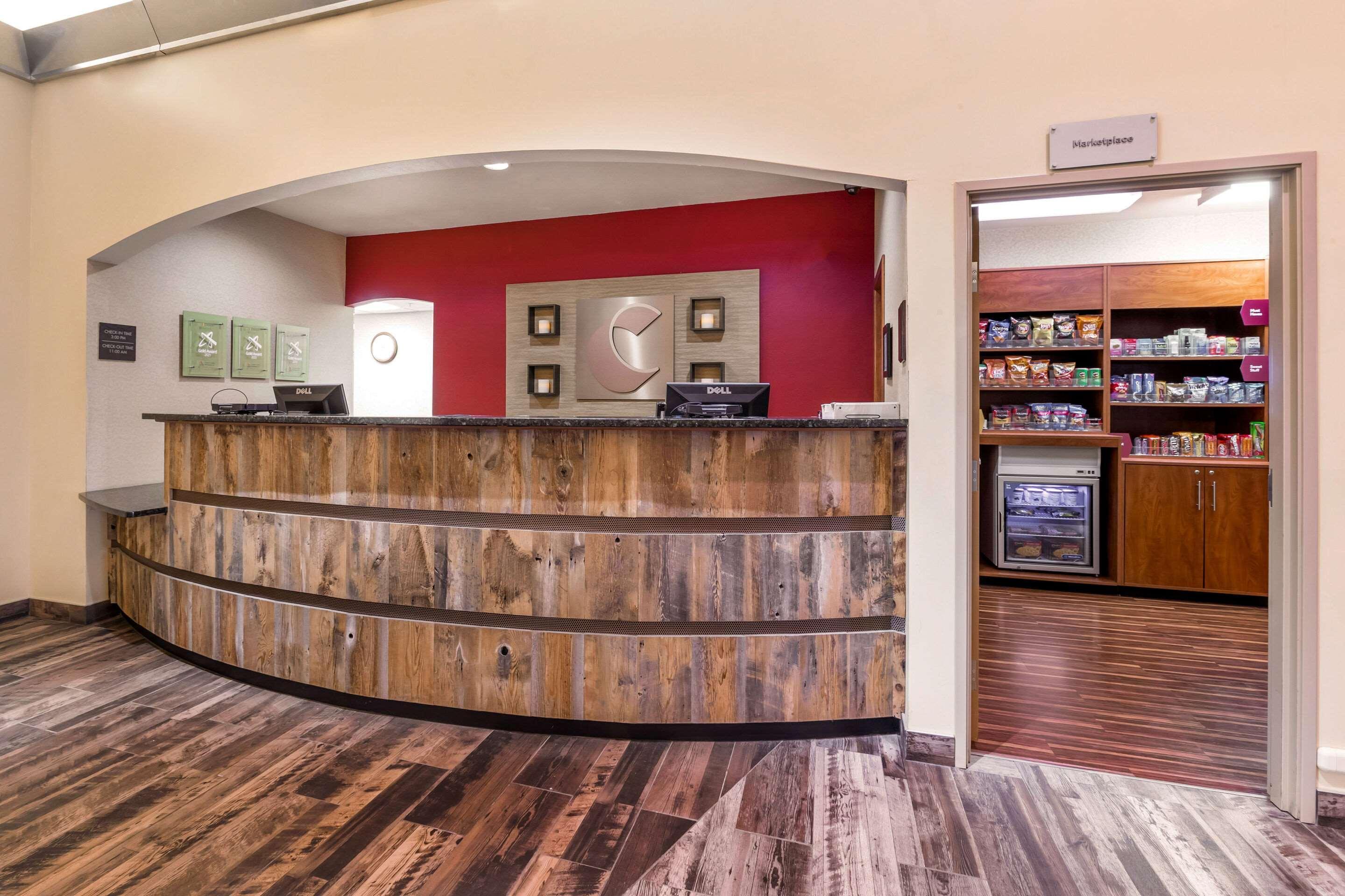 Comfort Suites Burlington Zewnętrze zdjęcie