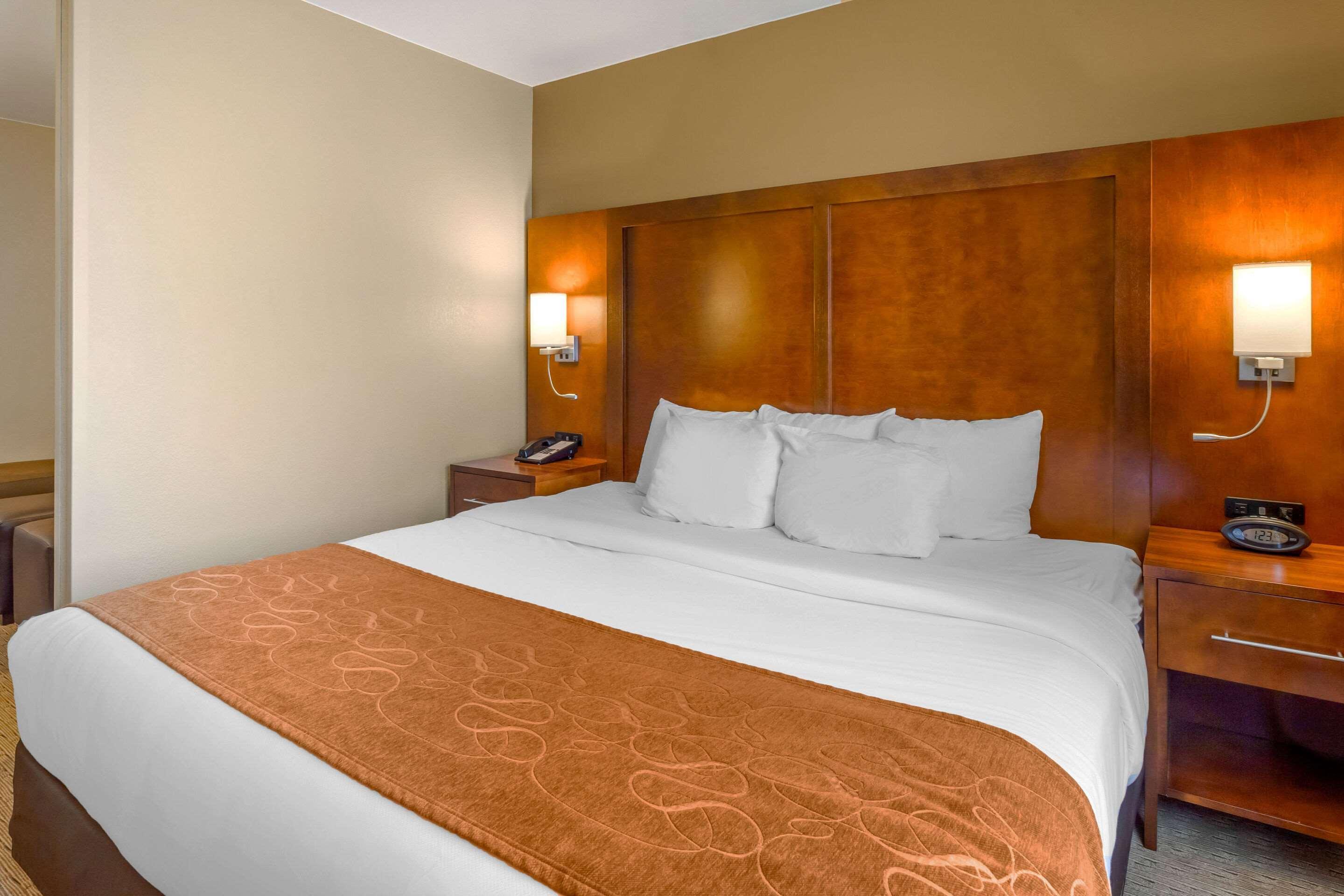 Comfort Suites Burlington Zewnętrze zdjęcie