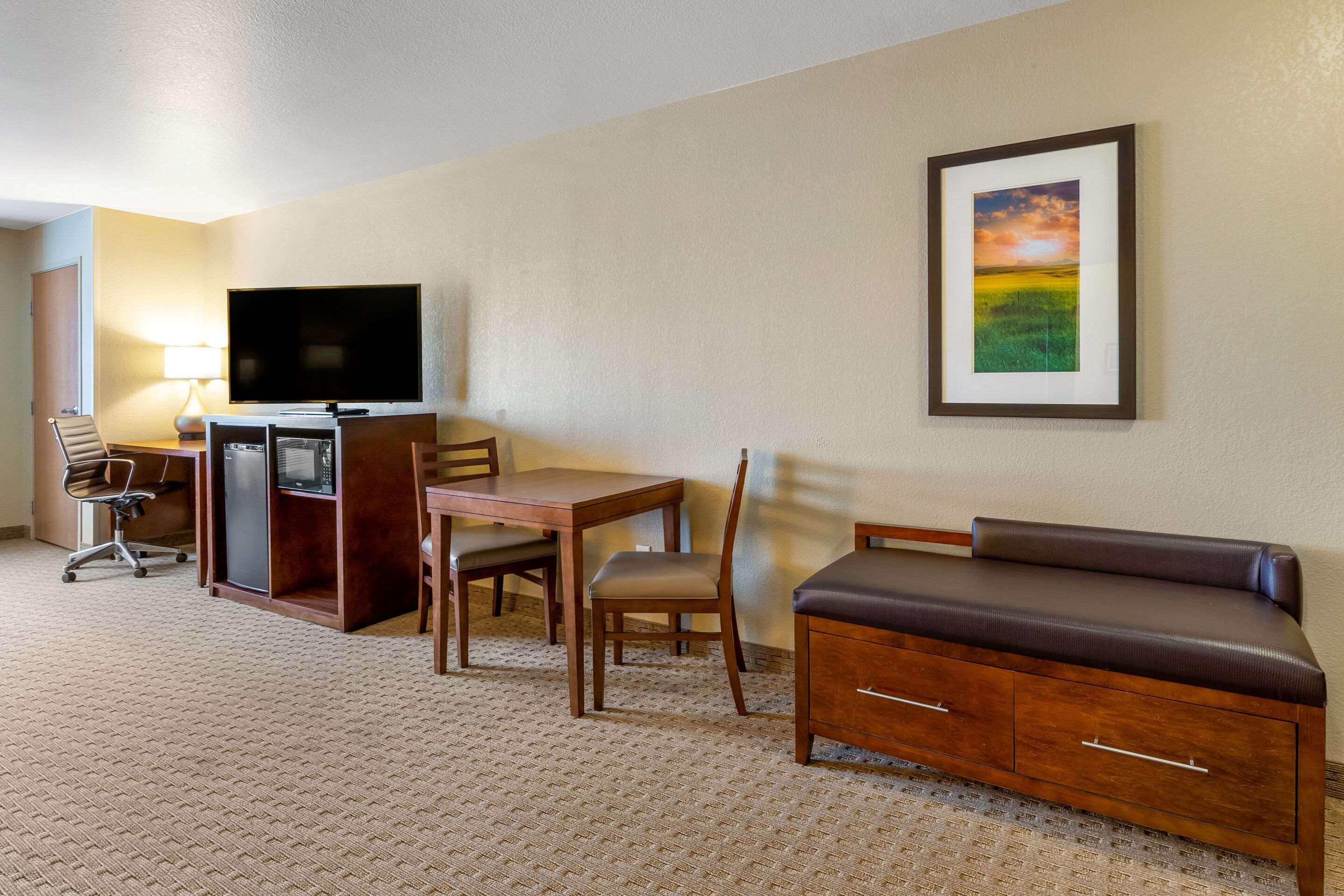 Comfort Suites Burlington Zewnętrze zdjęcie