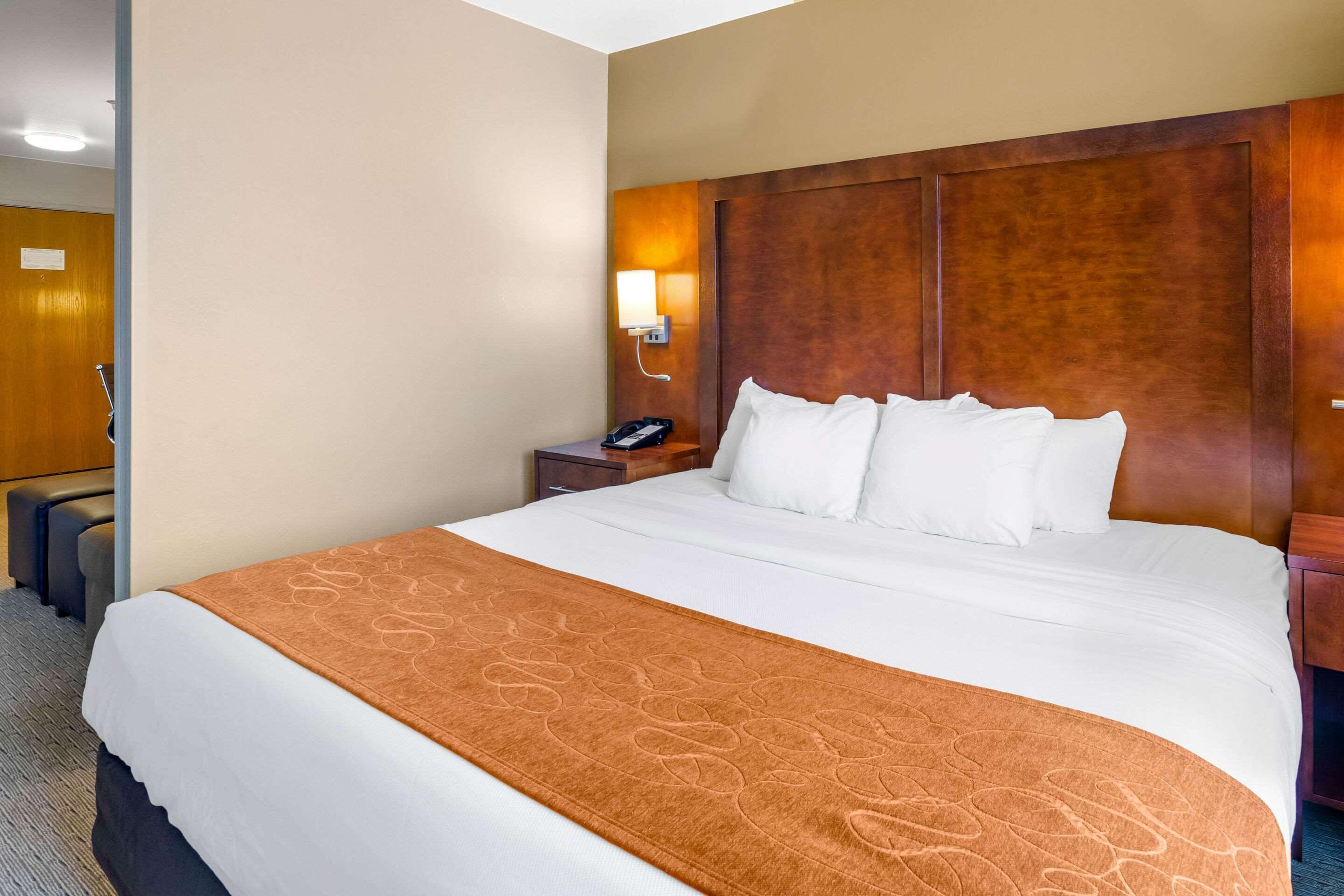 Comfort Suites Burlington Zewnętrze zdjęcie