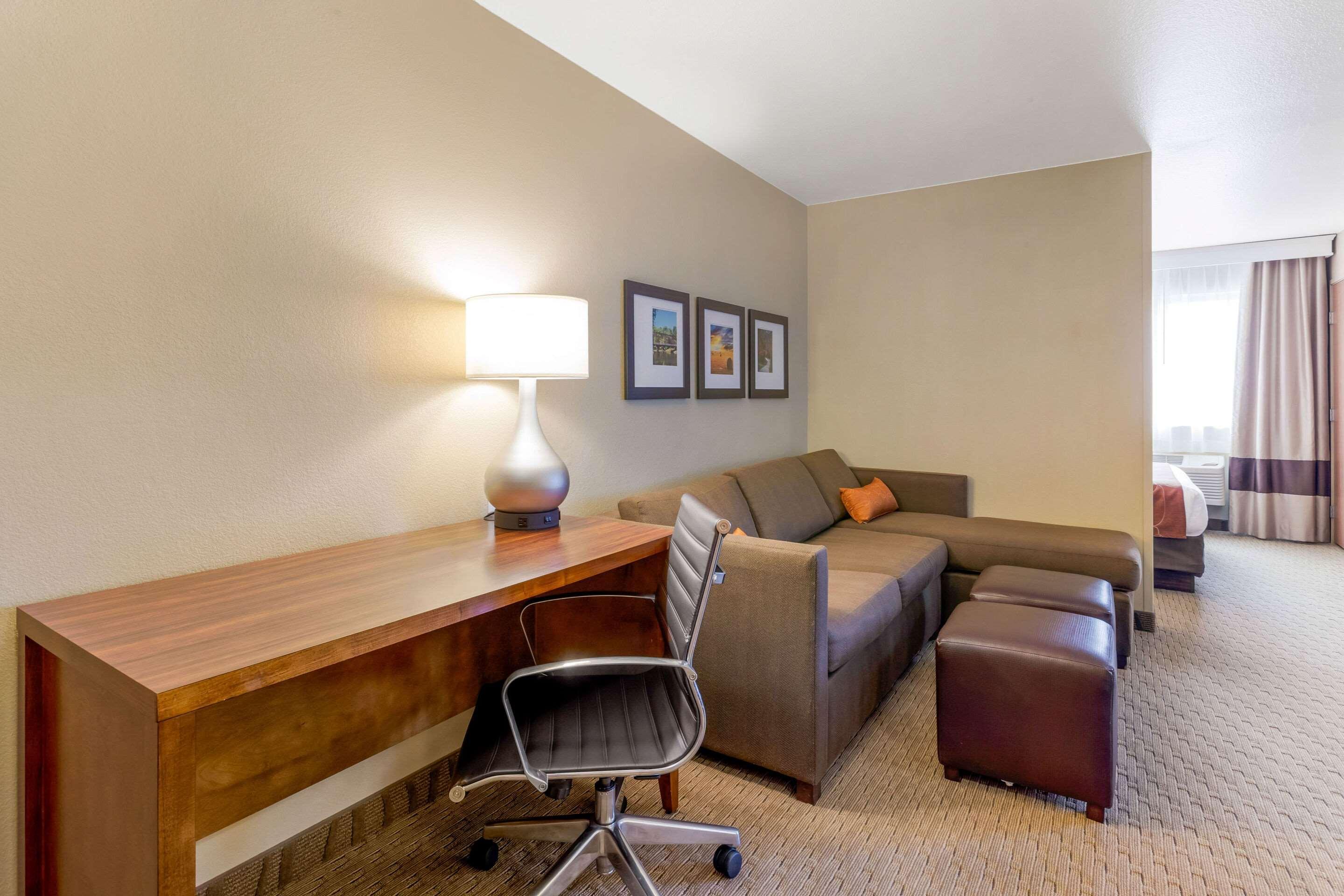 Comfort Suites Burlington Zewnętrze zdjęcie