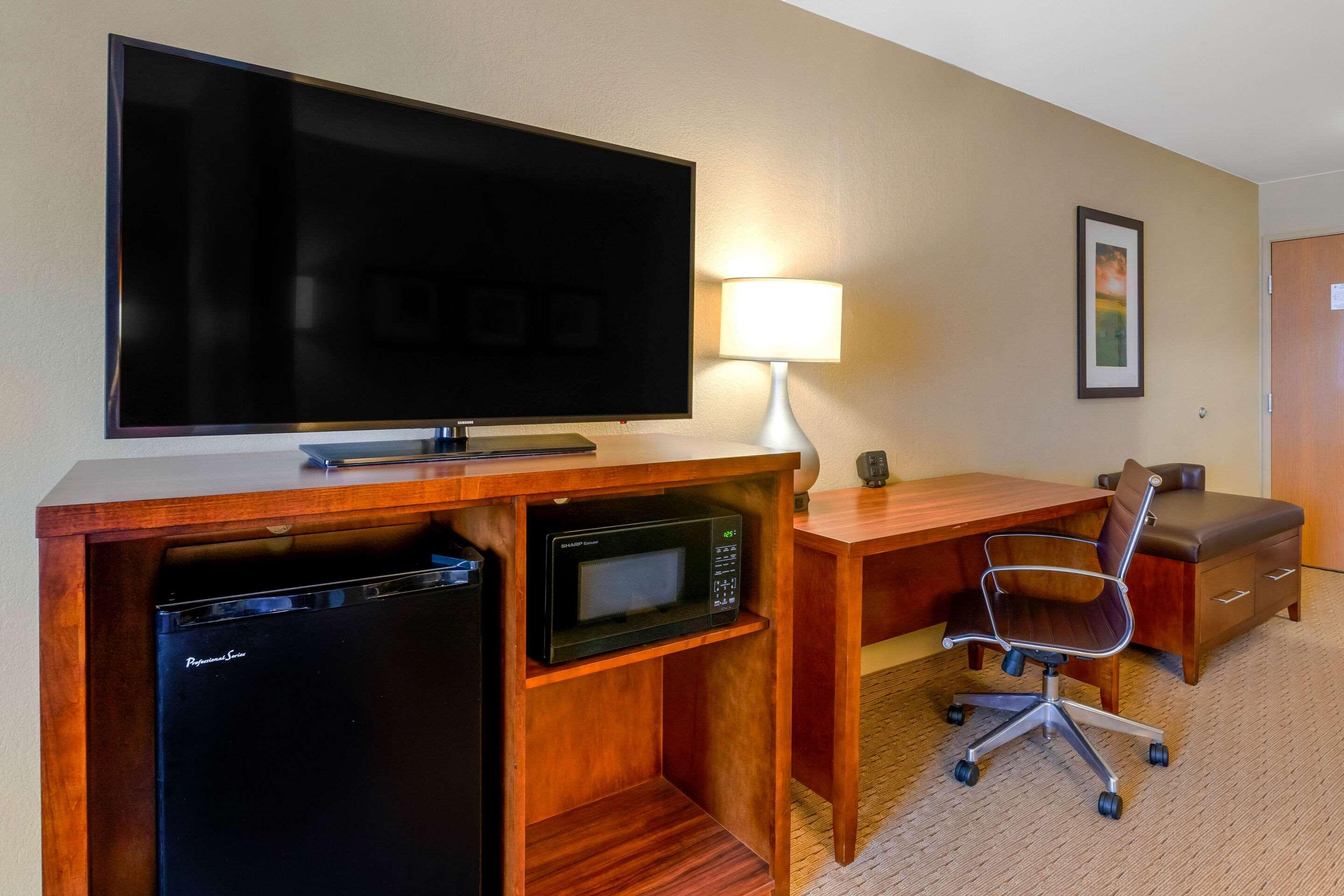 Comfort Suites Burlington Zewnętrze zdjęcie