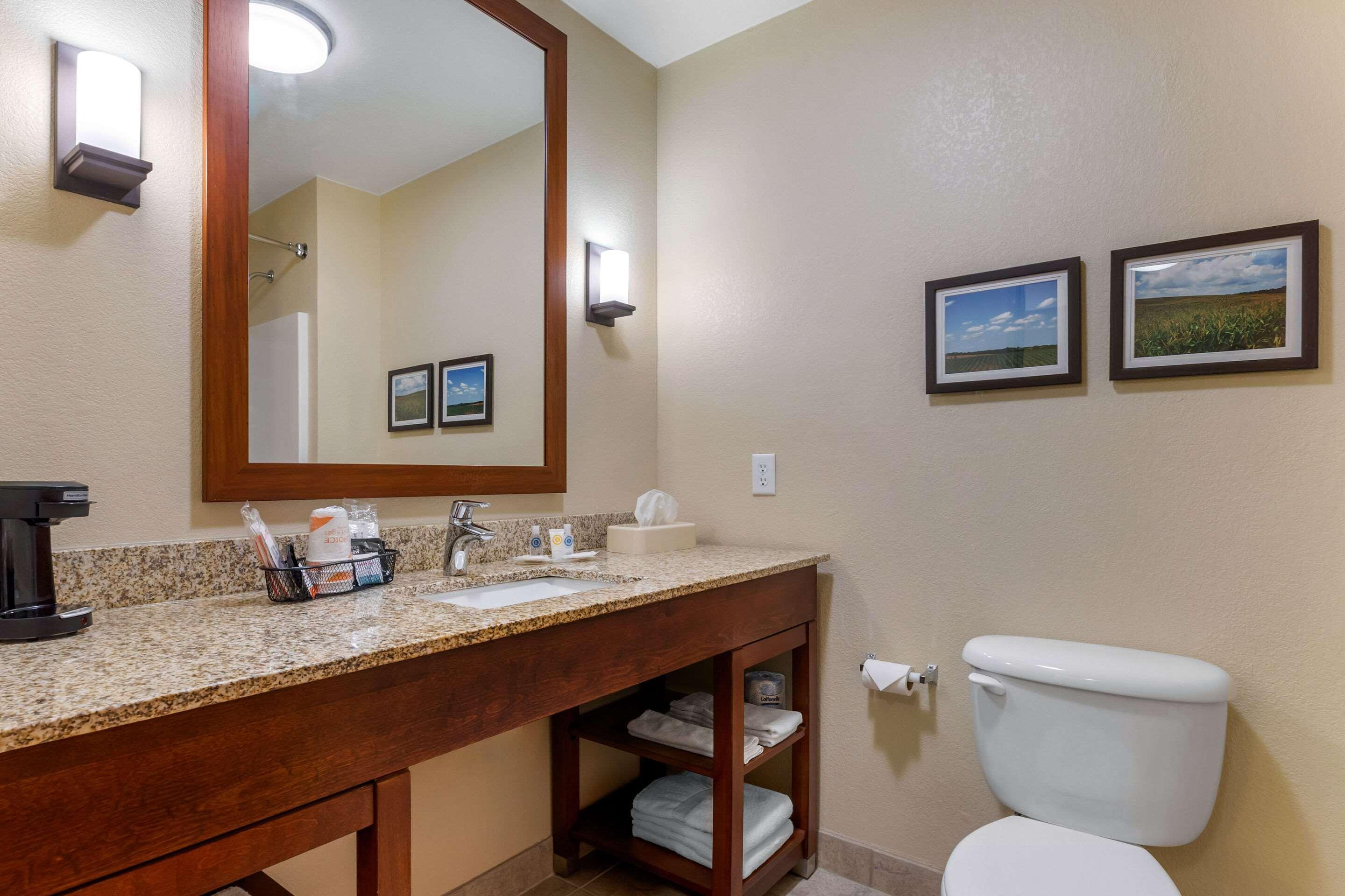 Comfort Suites Burlington Zewnętrze zdjęcie