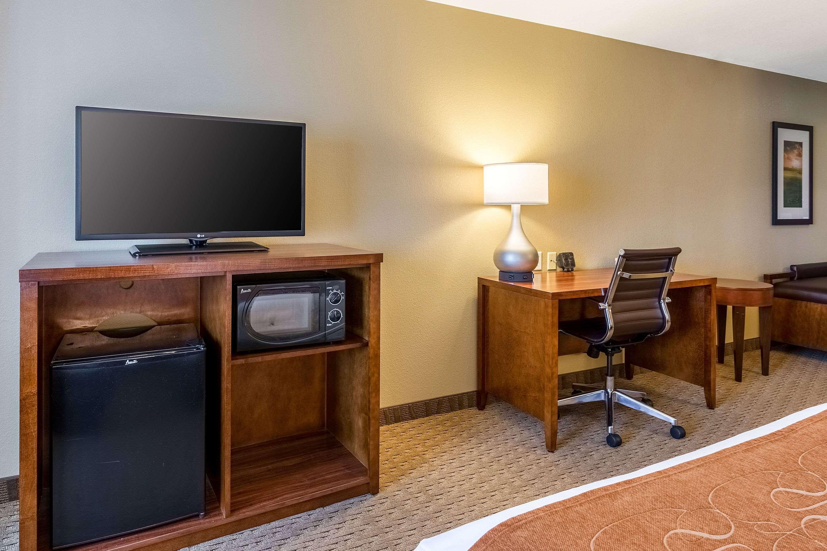 Comfort Suites Burlington Zewnętrze zdjęcie