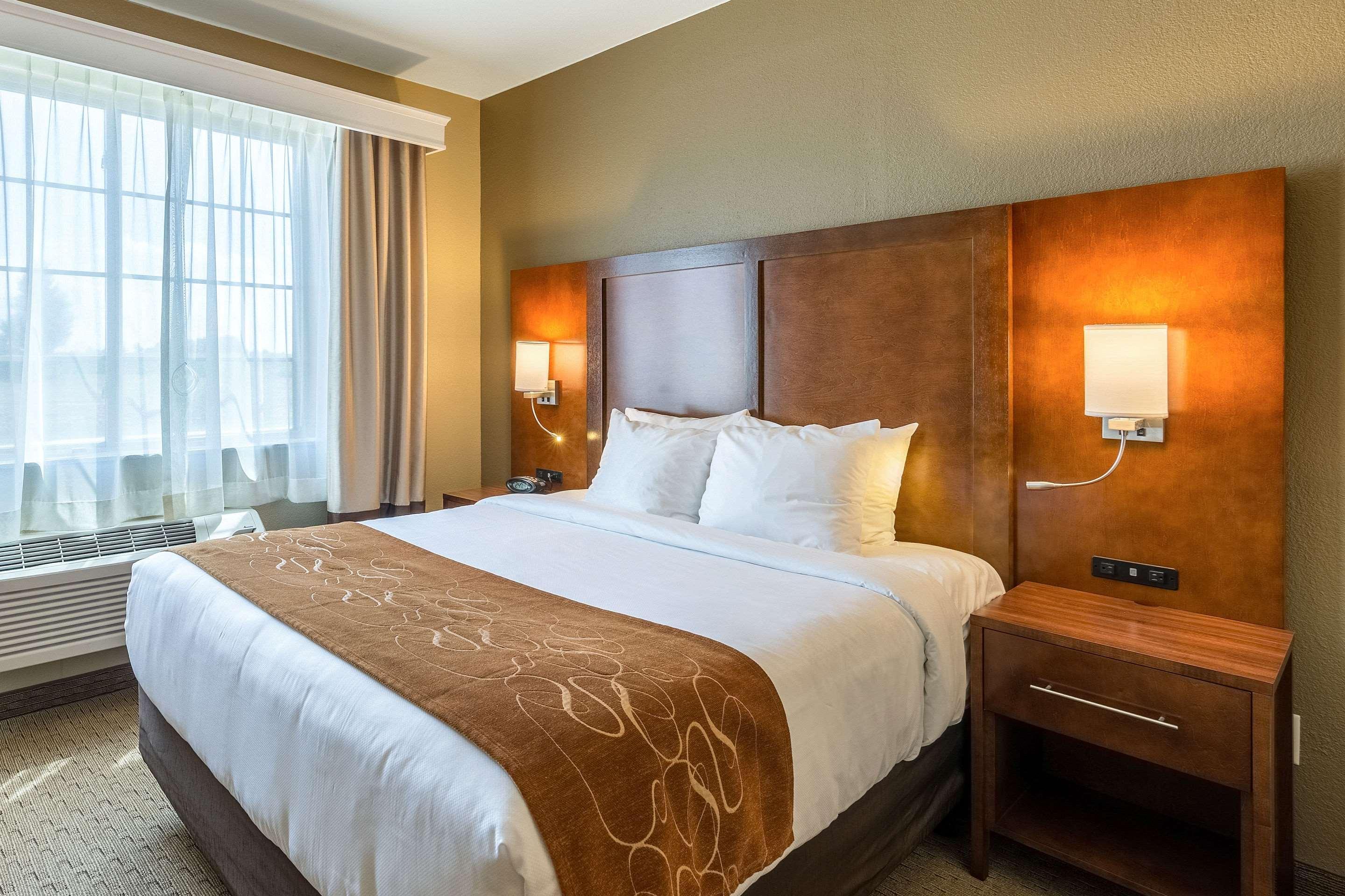 Comfort Suites Burlington Zewnętrze zdjęcie
