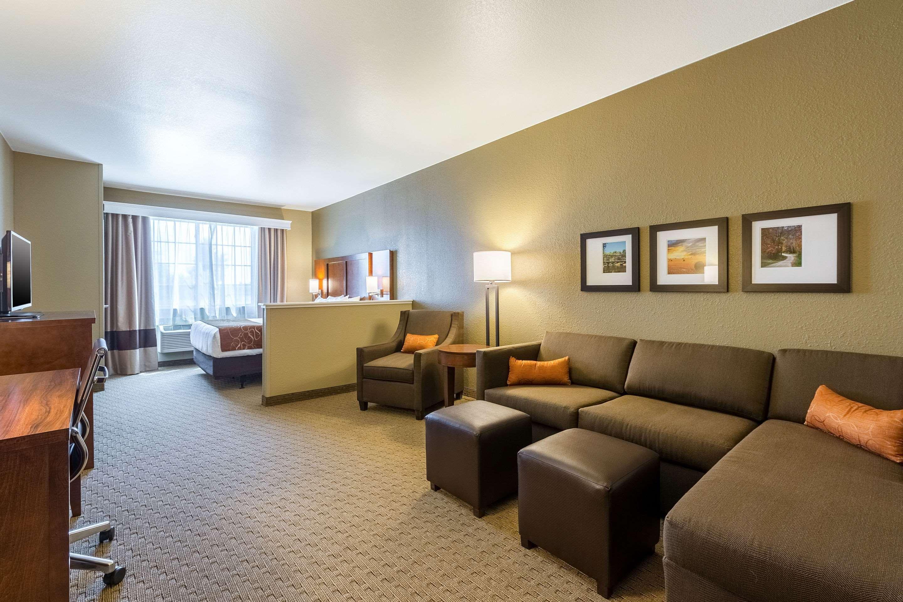 Comfort Suites Burlington Zewnętrze zdjęcie
